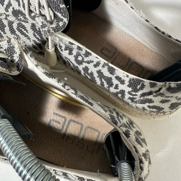 Hey Dude  Wendy Cheetah Print Loafers with Soft Canvas Upper and Flexible Sole - Picture 7 of 10